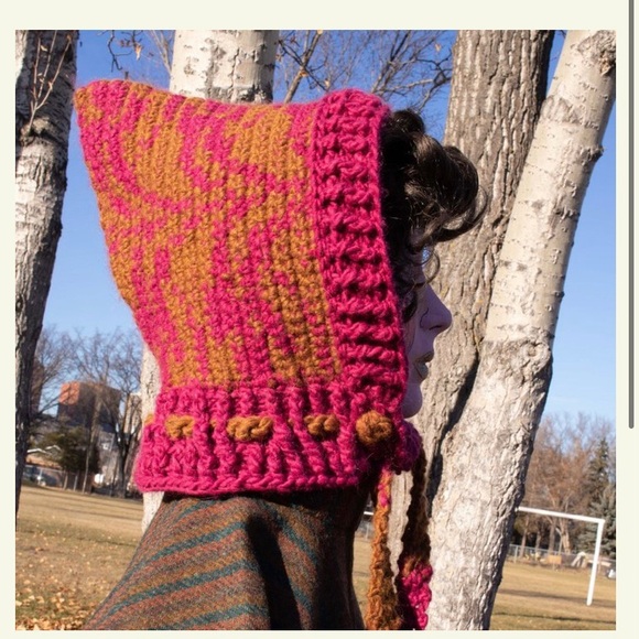 Pink and gold - handmade crochet bonnet - Picture 2 of 3